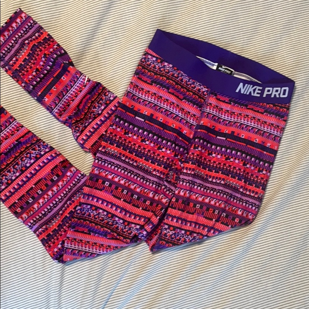 Printed Nike Pro Leggings